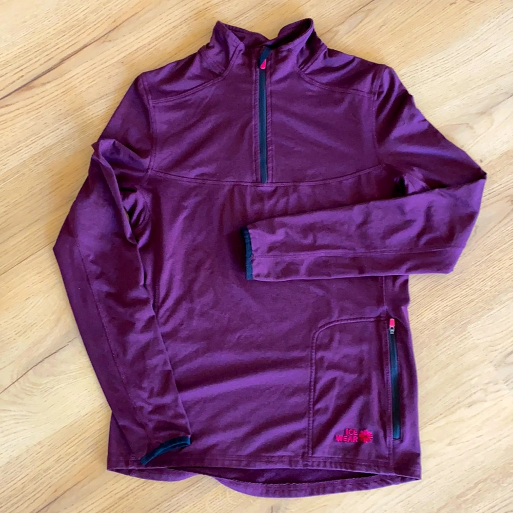 Ice Wear top. Size M